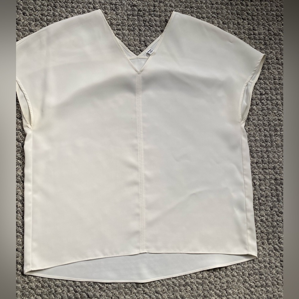 Uniqlo Blouse White Boxy Short Sleeve